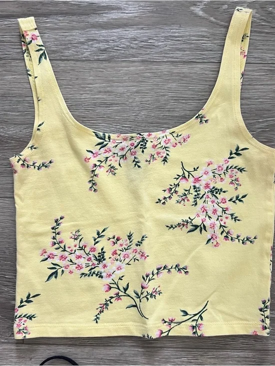 Cropped Tank Top Bundle Size Small - Picture 2 of 7